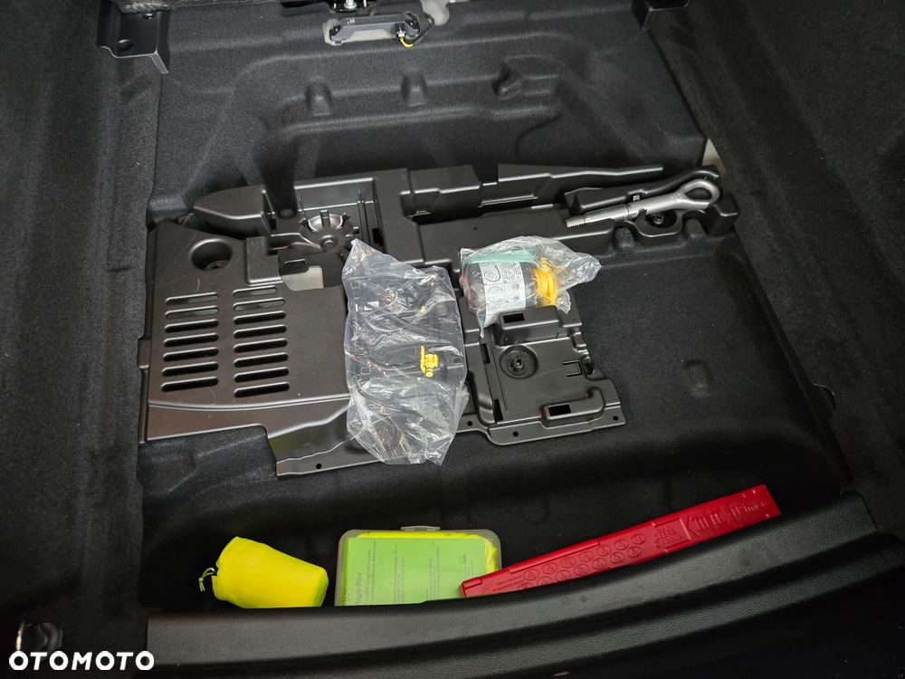 Mercedes-Benz CLA 200 7G-DCT AMG Line - 32