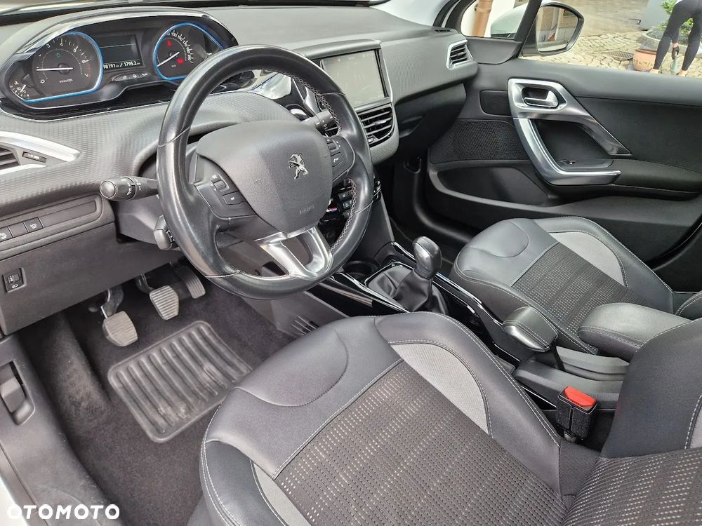 Peugeot 2008 PureTech 110 Stop&Start Allure - 12