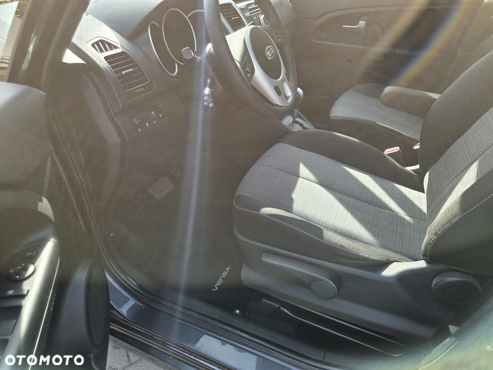 Kia Venga 1.6 L - 16