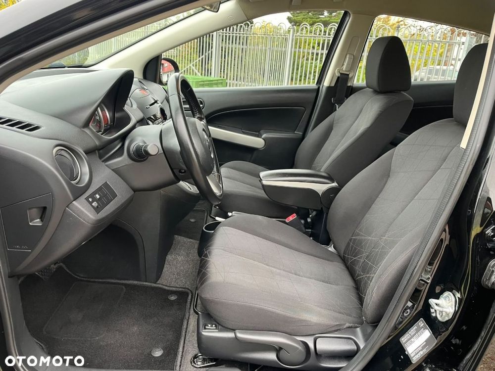 Mazda 2 - 24