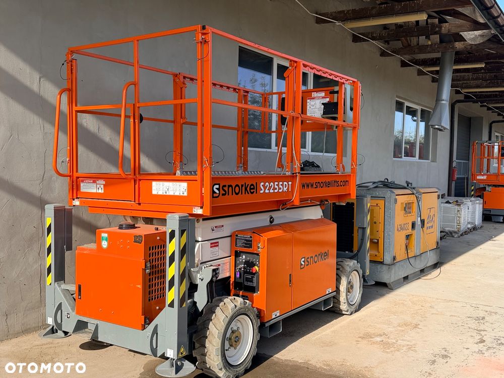 Snorkel S2255RT Podnośnik nożycowy Ruchome rusztowanie 4x4 Diesel 50 mth 420KG Platforma Genie Skyjack - 17
