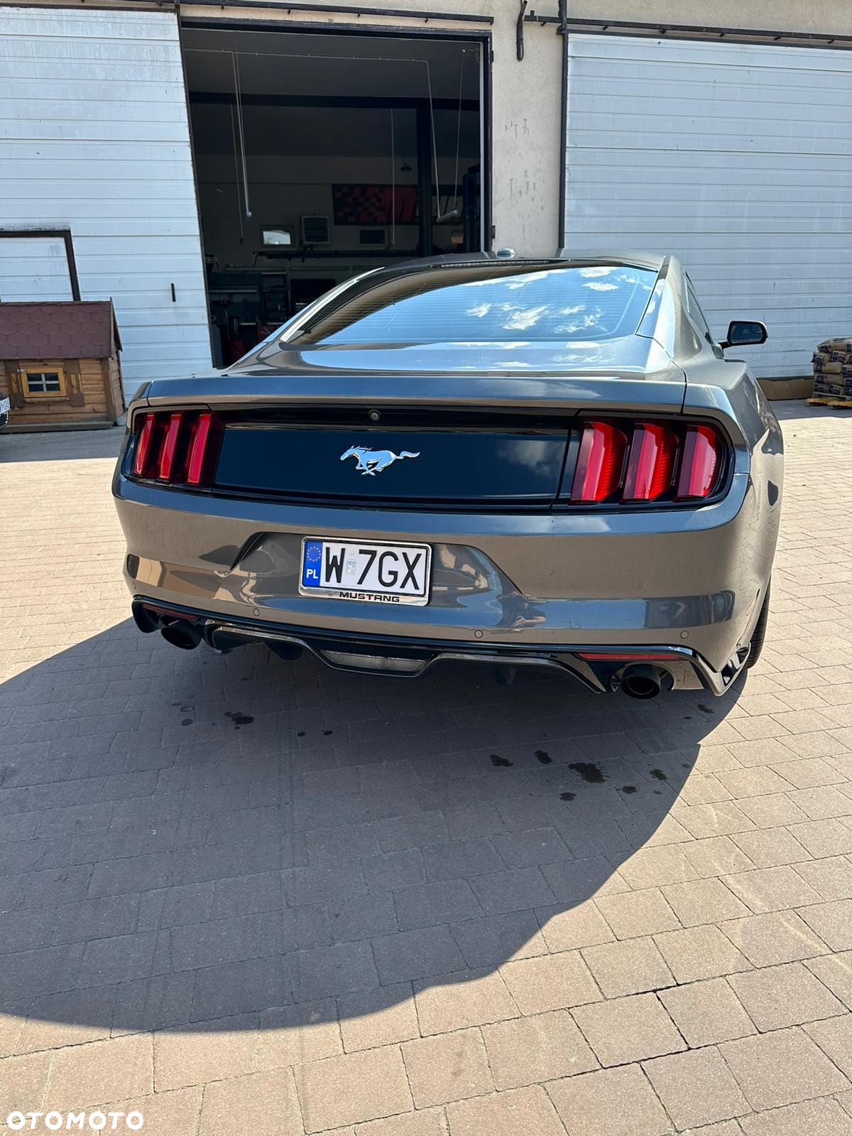 Ford Mustang - 4