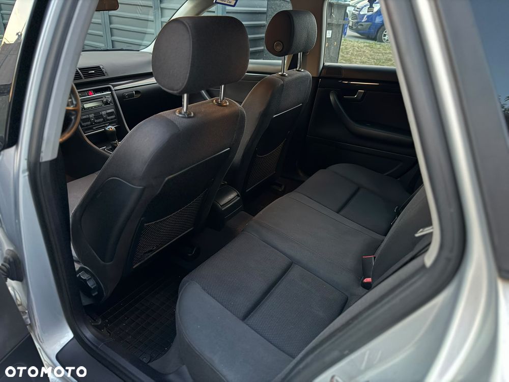 Audi A4 Limousine - 9