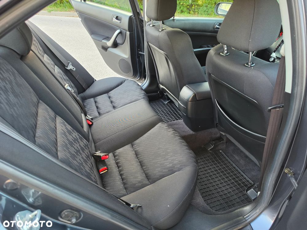 Honda Accord 2.0 ES - 25