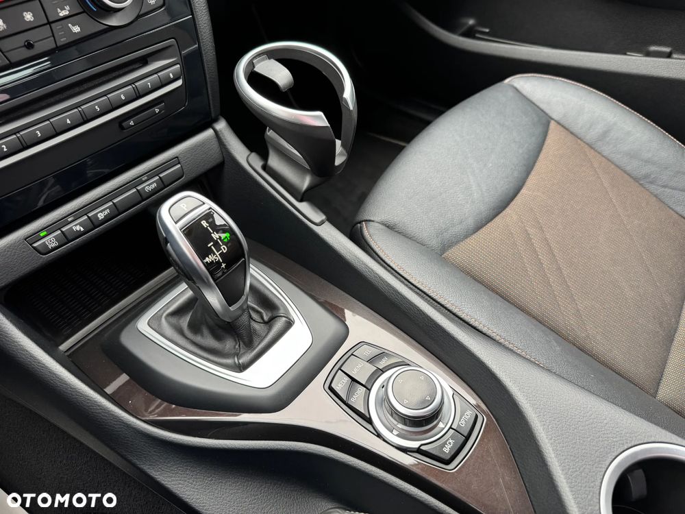 BMW X1 sDrive18d xLine - 28
