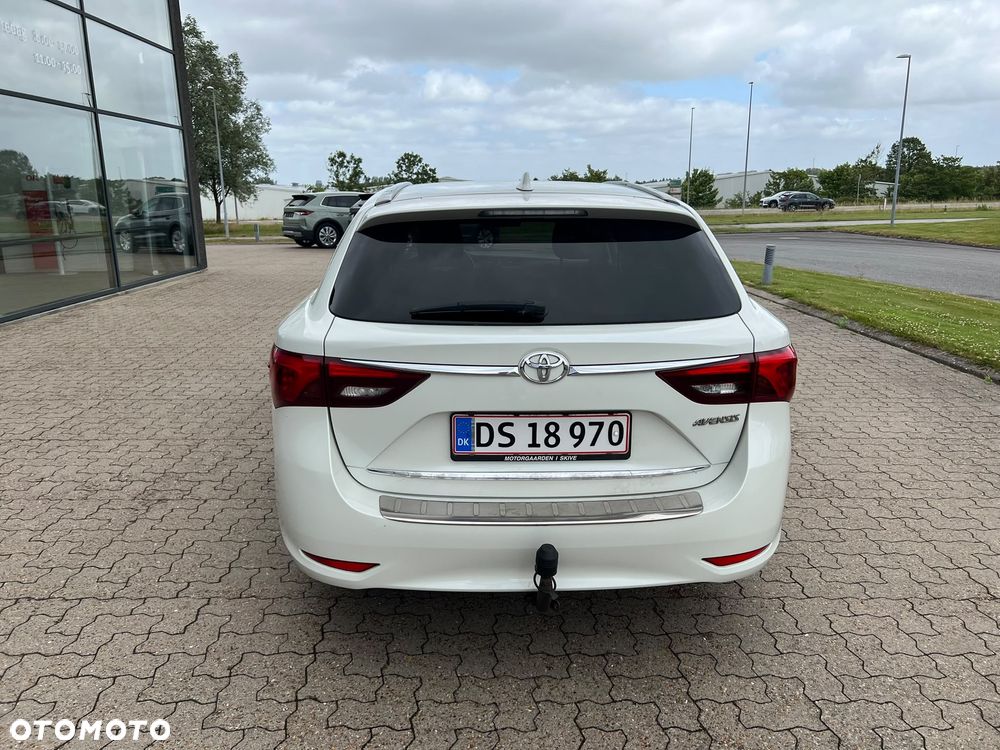 Toyota Avensis Touring Sports 1.8 Business Edition - 4