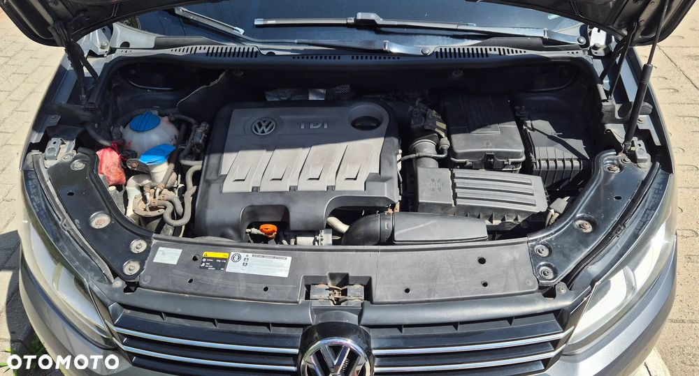 Volkswagen Touran 1.6 TDI DPF Trendline DSG - 13