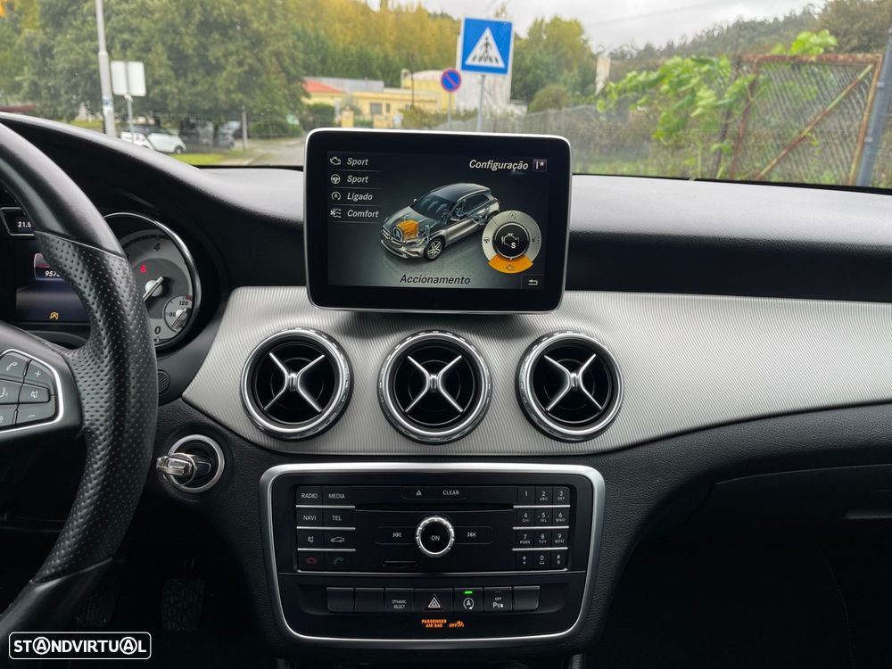 Mercedes-Benz GLA 180 - 29