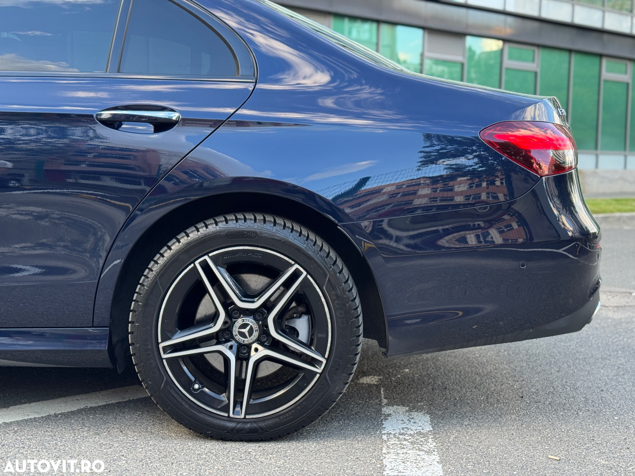 Mercedes-Benz E 300 de T 9G-TRONIC AMG Line - 30