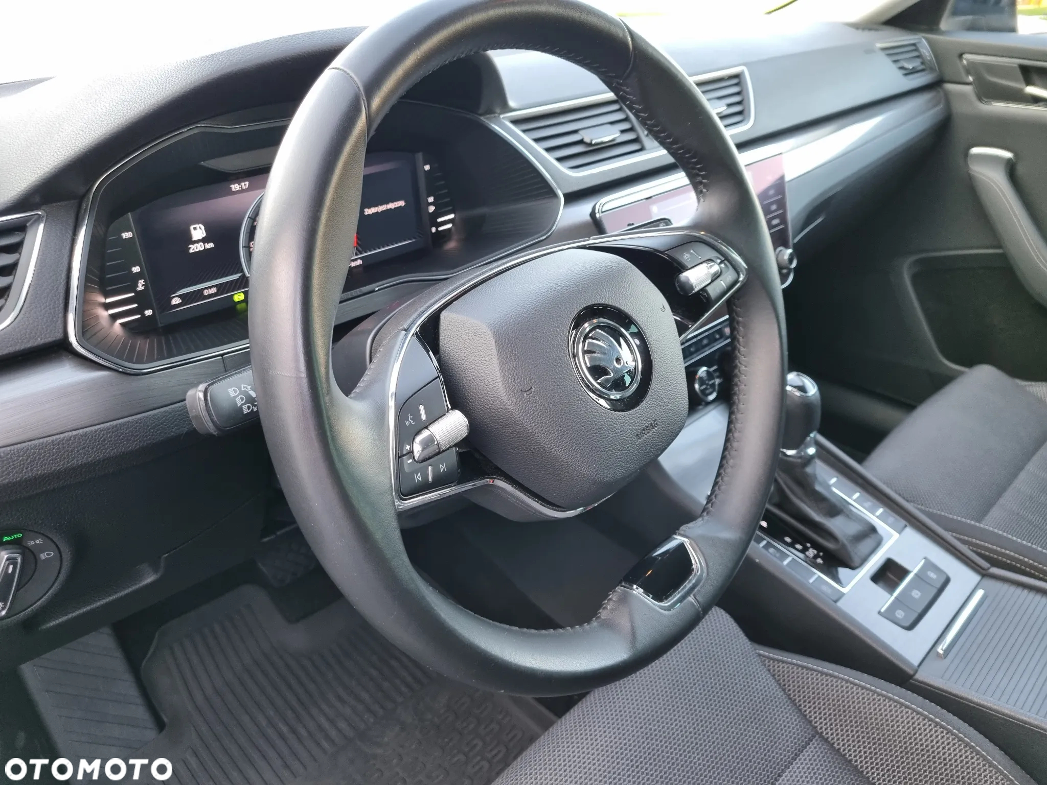 Skoda Superb 2.0 TDI SCR Style DSG - 20