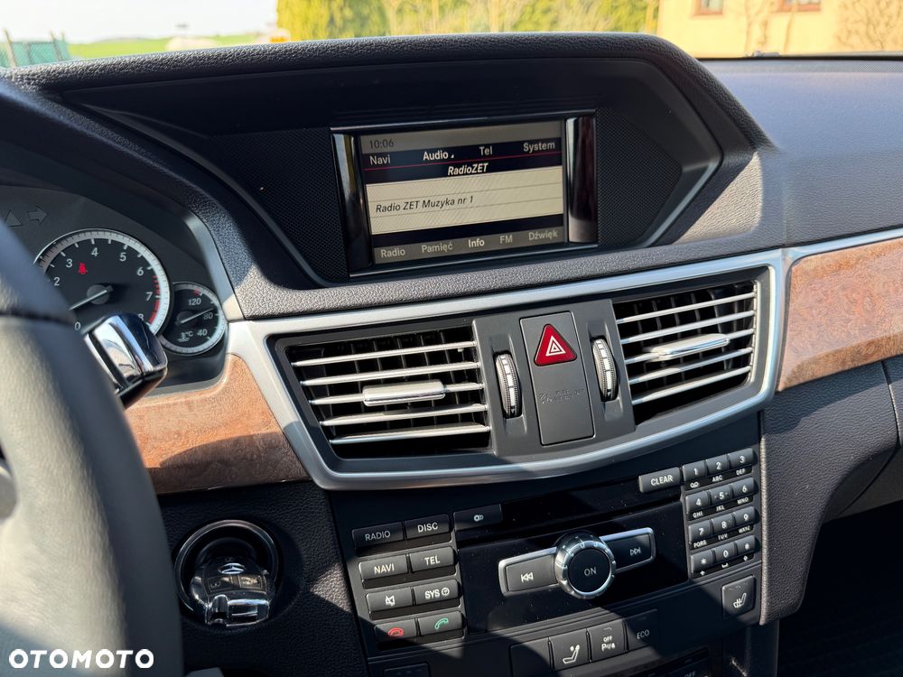 Mercedes-Benz Klasa E 200 CGI BlueEFFICIENCY 7G-TRONIC Elegance - 22