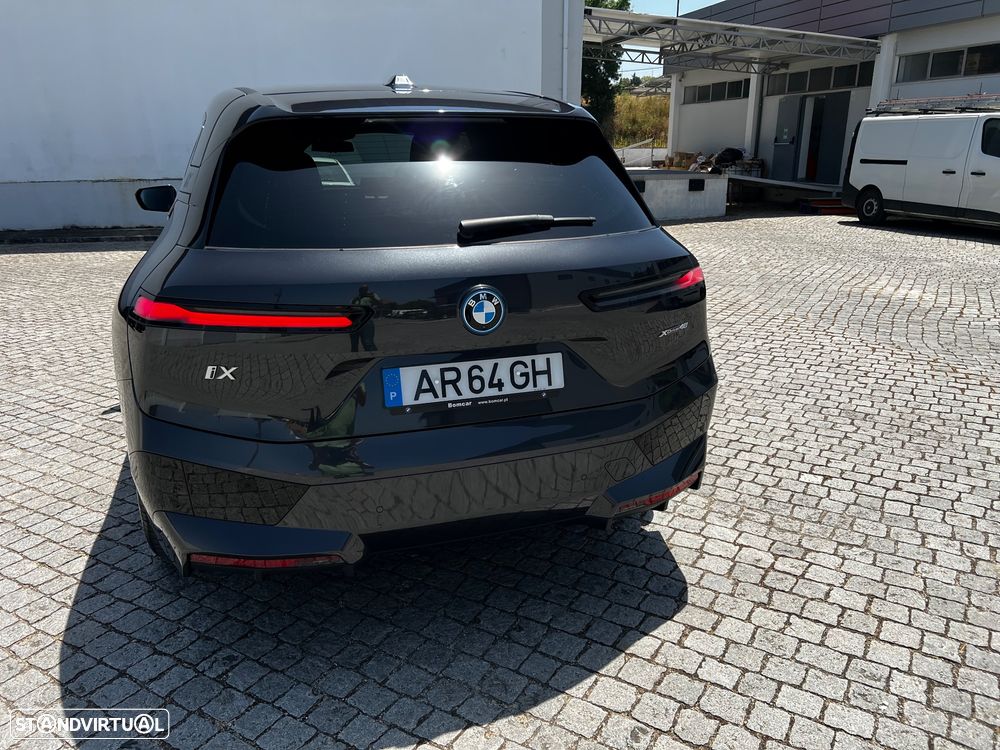 BMW iX xDrive 40 Pack Desportivo - 15
