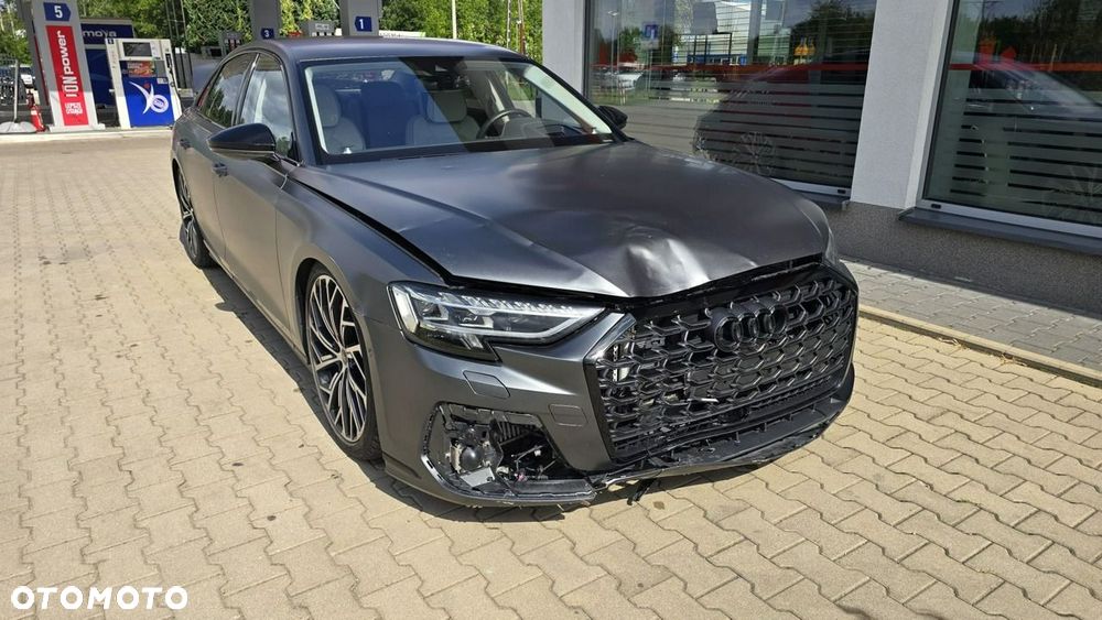 Audi S8 - 9