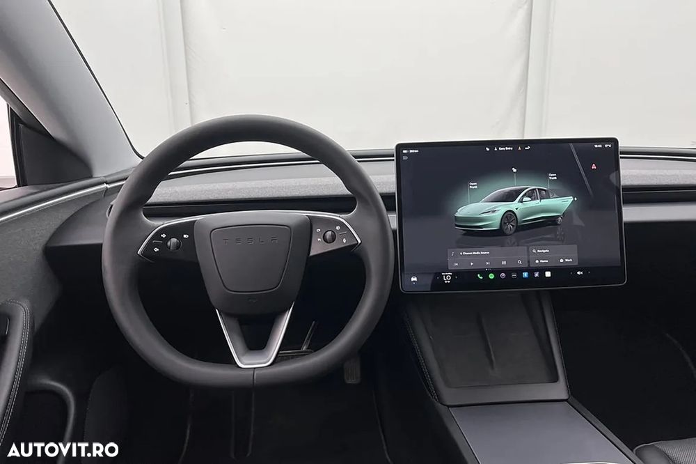 Tesla Model 3 - 10
