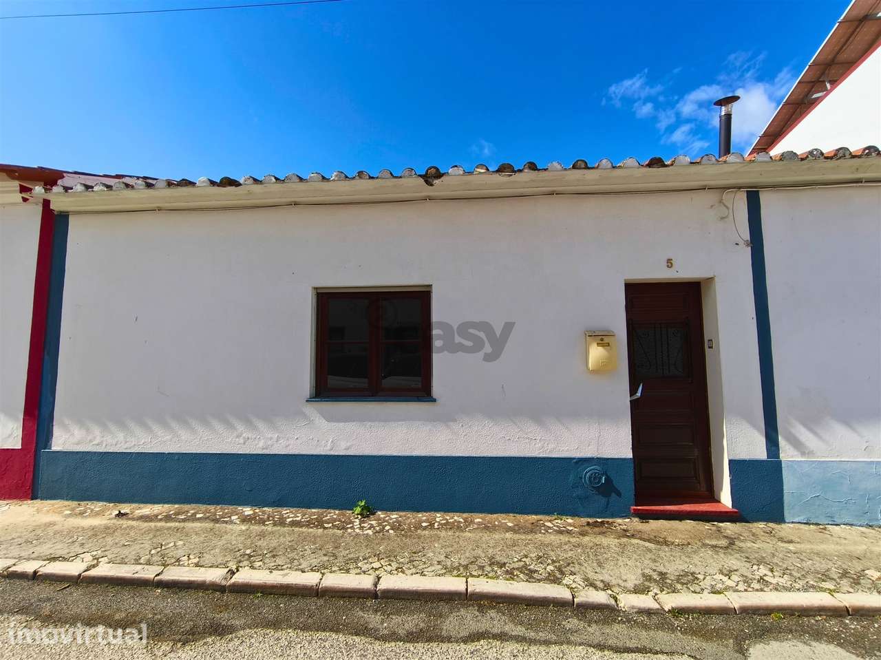 Moradia térrea com espaço exterior no centro histórico de Alvalade Sad - Grande imagem: 2/26