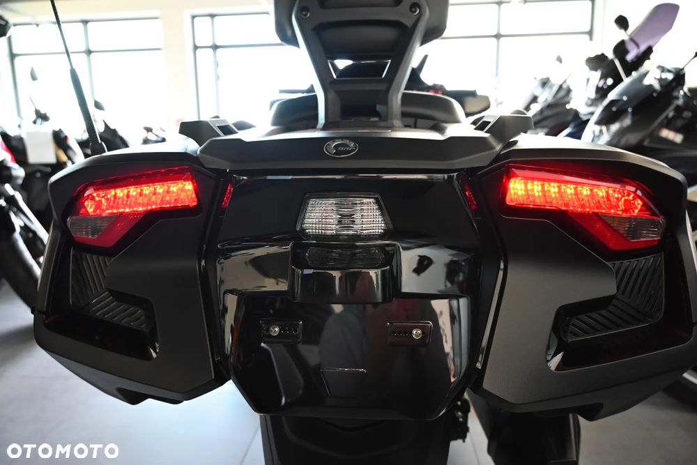 Can-Am Spyder - 7