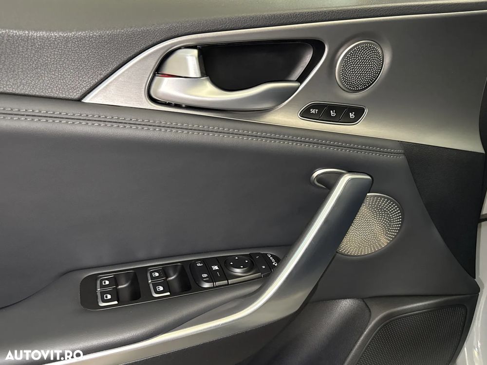 Kia Stinger - 15