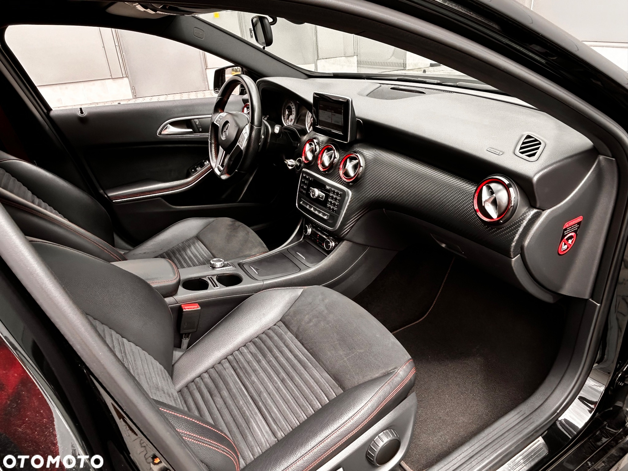 Mercedes-Benz Klasa A 250 (BlueEFFICIENCY) 7G-DCT AMG Sport - 26