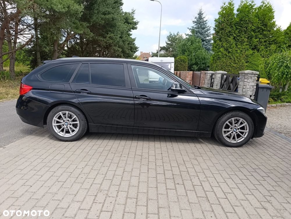 BMW Seria 3 320d - 4