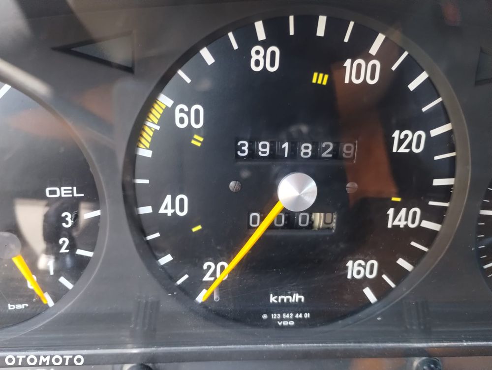 Mercedes-Benz W123 - 11