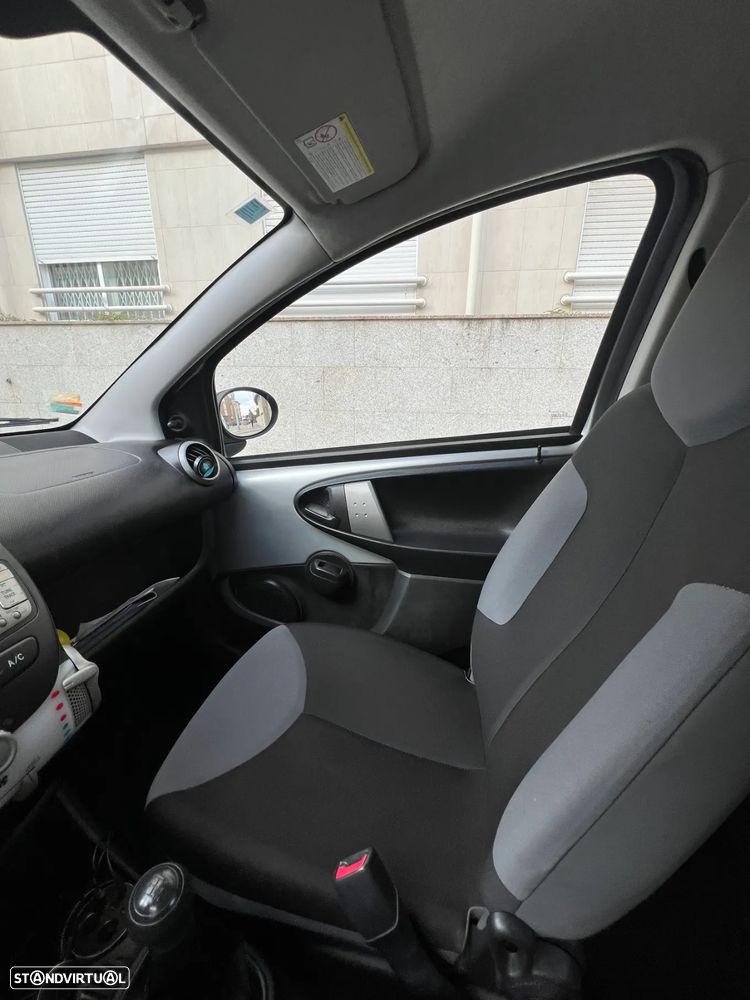 Peugeot 107 1.0 Urban - 13