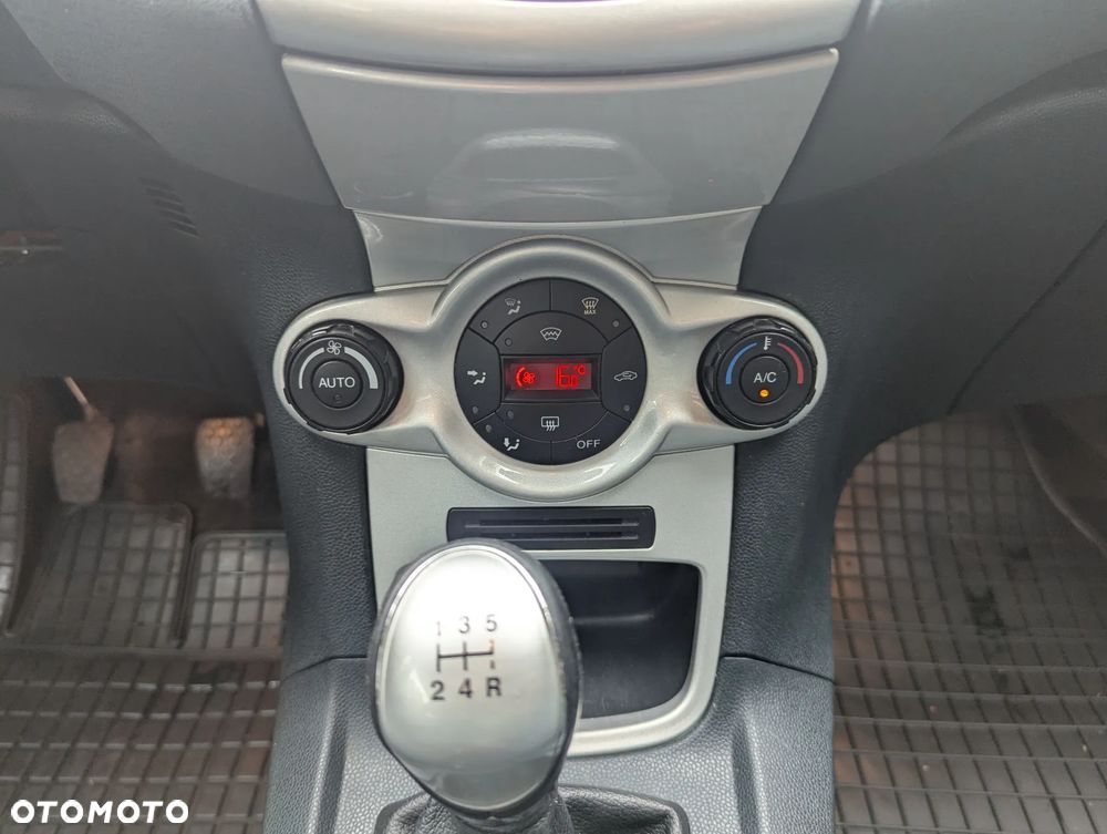 Ford Fiesta 1.25 Ghia EU5 - 8
