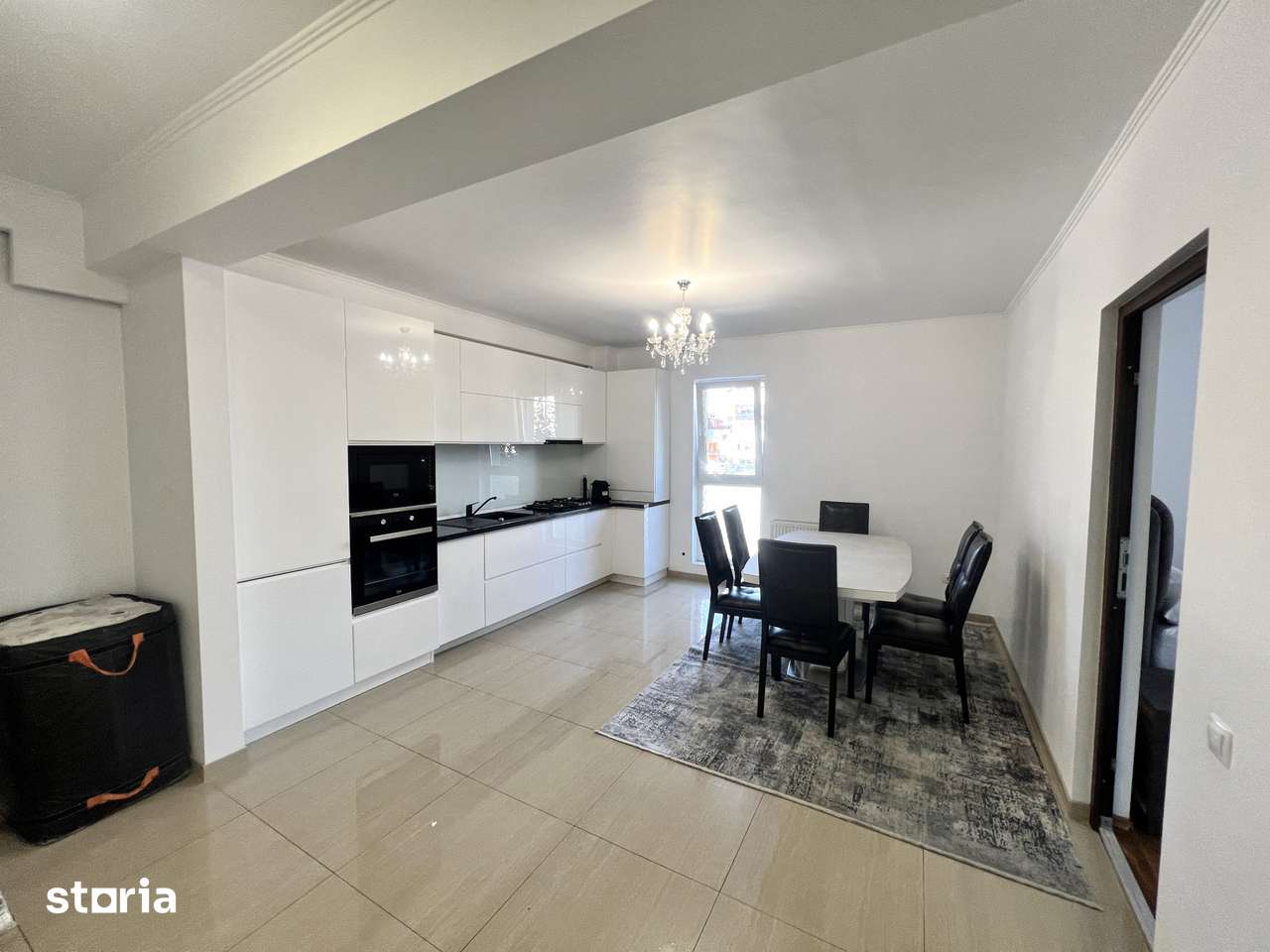 Apartament 3 camere / etaj 1 / Eroilor / Bloc Nou / Parcare / Zona Cen — fotografia 1