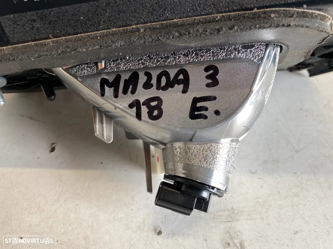 Farolim da mala esquerdo Mazda 3 2014-2018 - 3