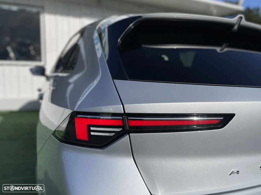 Opel Astra 1.2 T Elegance - 11