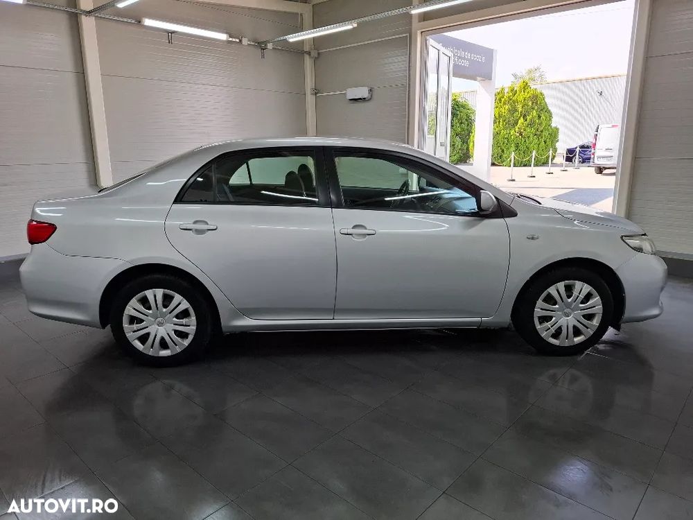Toyota Corolla 1.4 Sdn. Luna - 9