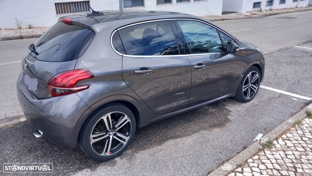Peugeot 208 1.2 PureTech GT Line - 13