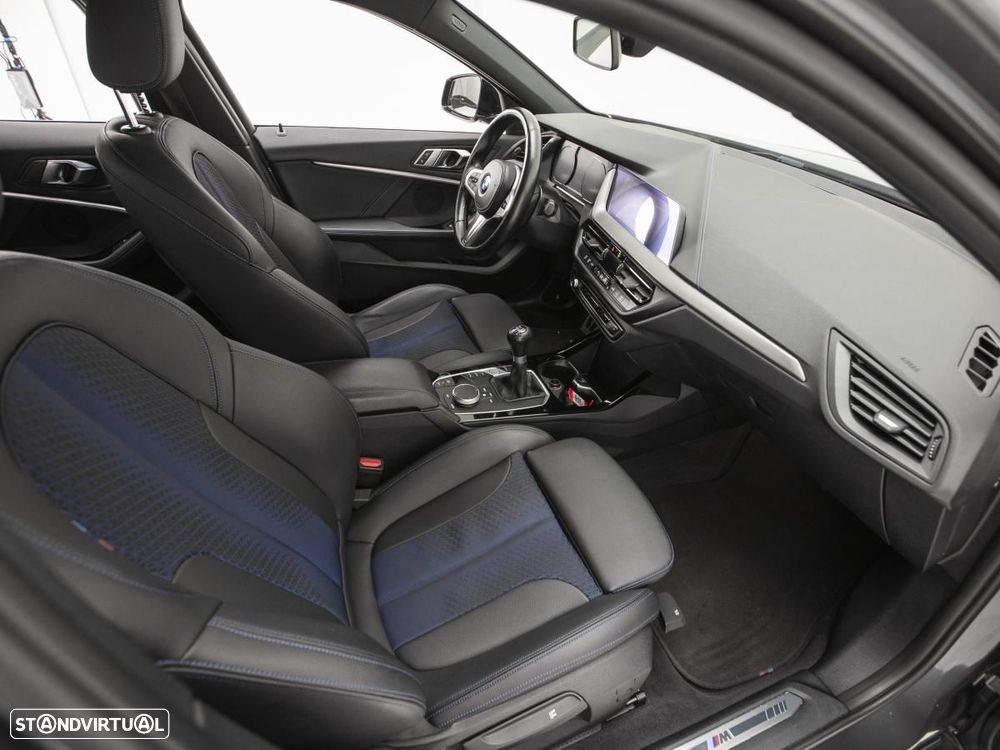 BMW 116 d Pack Desportivo M - 11
