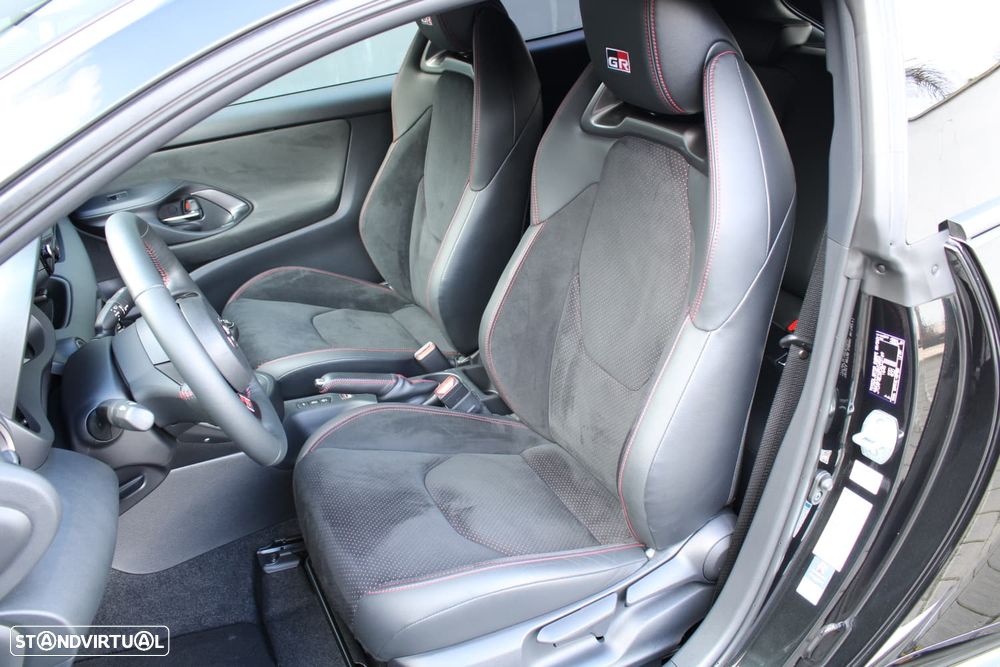 Toyota GR Yaris c/ High-Performance-Pack - 28