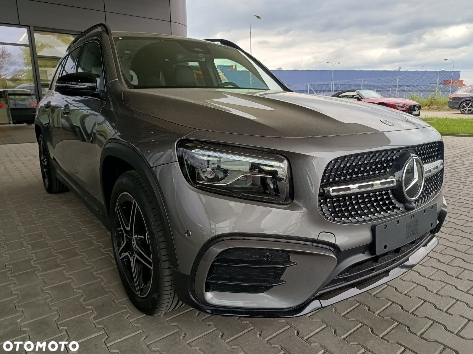 Mercedes-Benz GLB - 4
