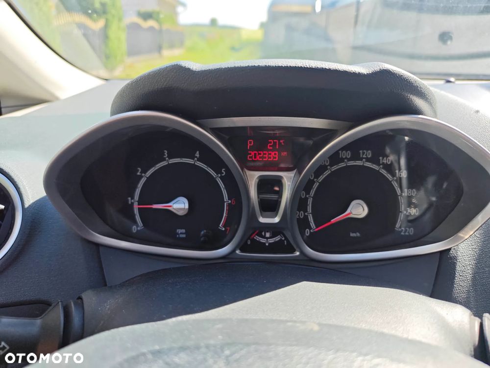 Ford Fiesta 1.4 Autom Ghia - 12