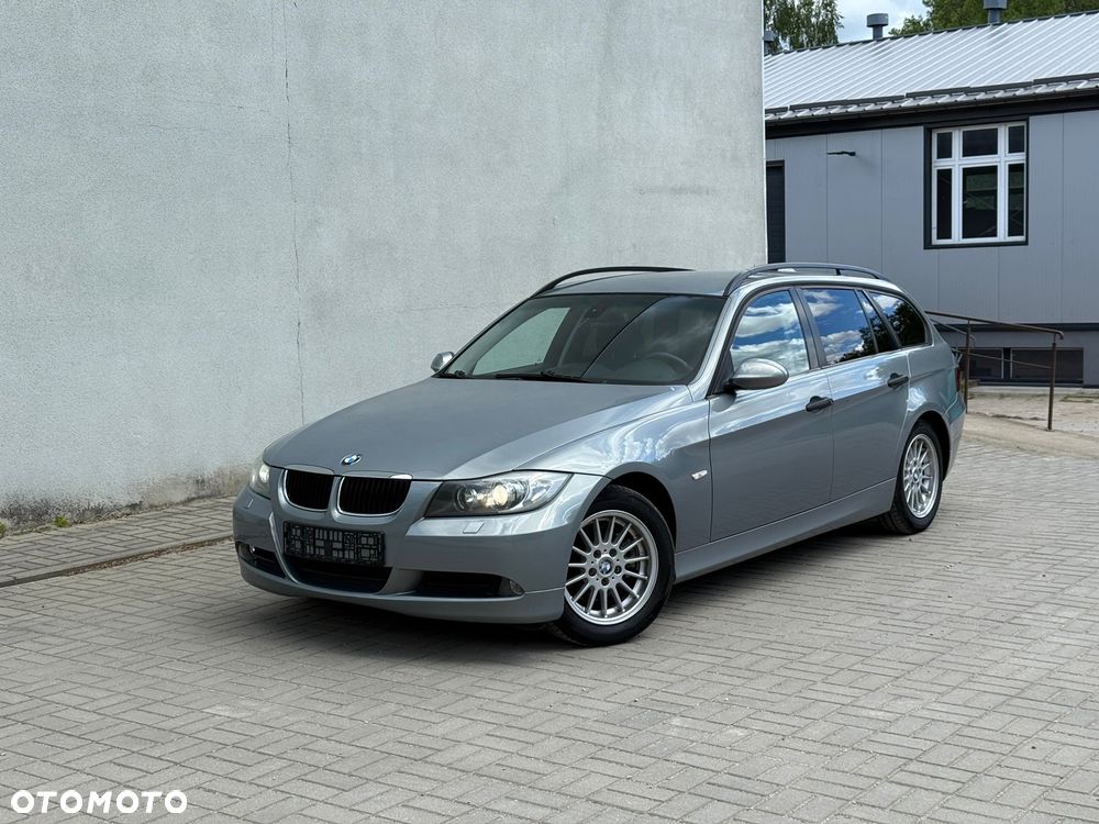 BMW Seria 3 318i - 1