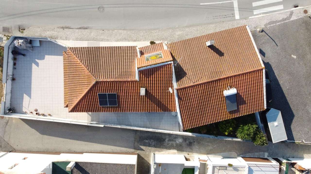 Moradia T2 com Suíte, Logradouro e Excelente Localização | Alcoentre | - Grande imagem: 3/60