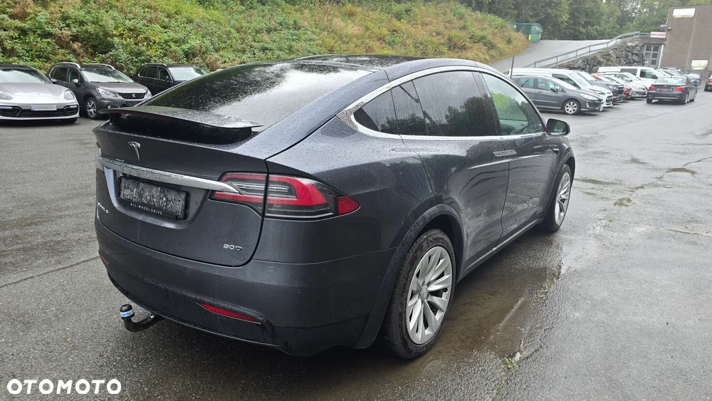 Tesla Model X Long Range Plus - 5