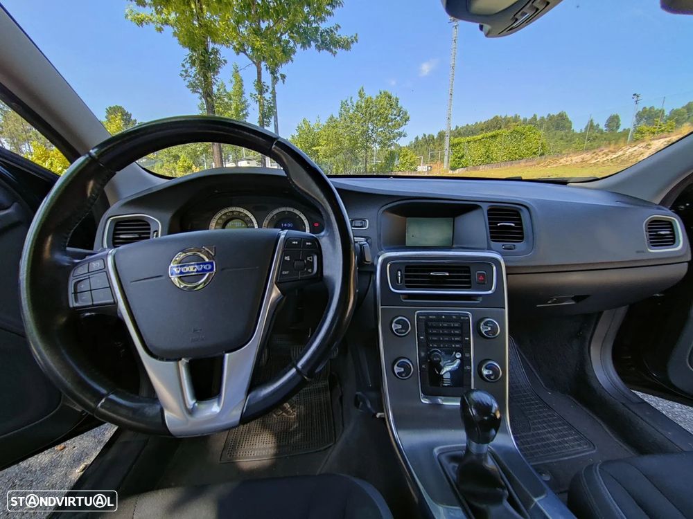 Volvo S60 2.0 D3 Kinetic - 2