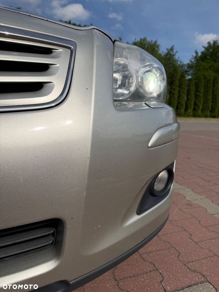 Toyota Avensis 1.8 VVT-i Sol - 11