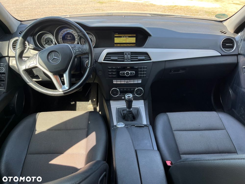 Mercedes-Benz Klasa C 200 T CDI Avantgarde Edition - 22