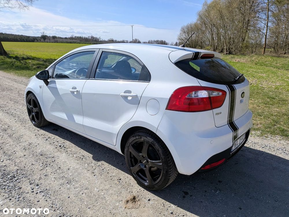 Kia Rio 1.4 CRDI Spirit - 4