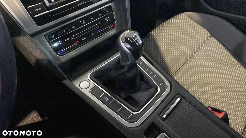 Volkswagen Passat 2.0 TDI EVO Essence - 19