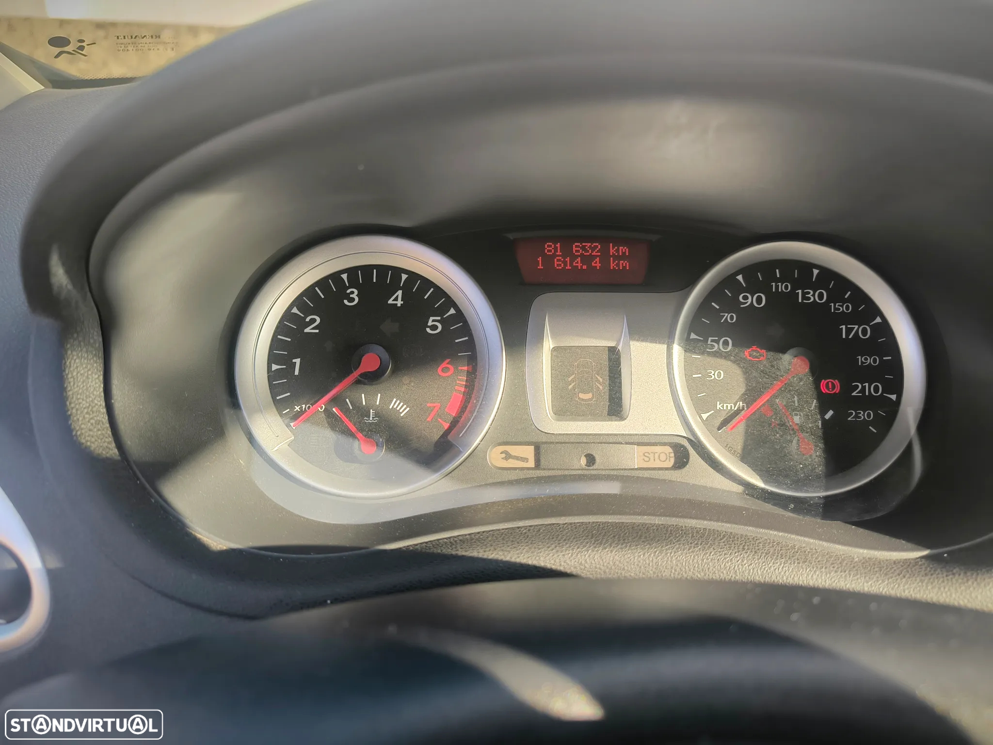 Renault Clio 1.2 16V Confort - 10