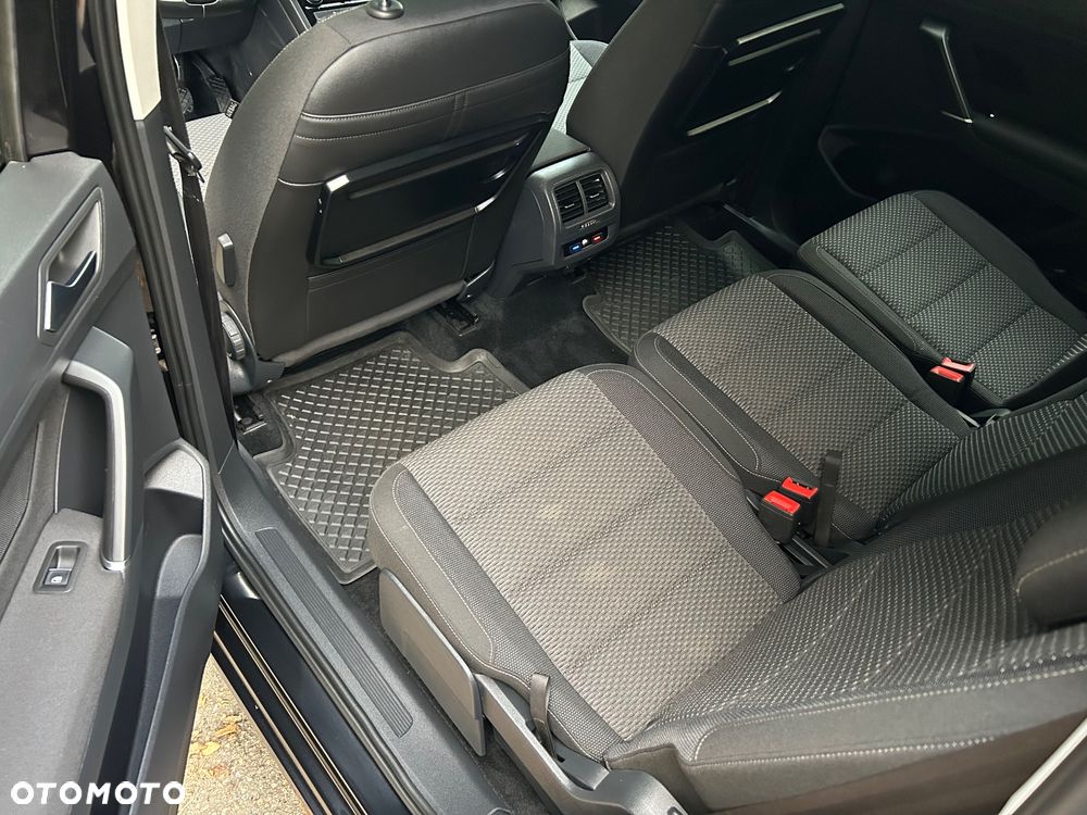 Volkswagen Touran - 20