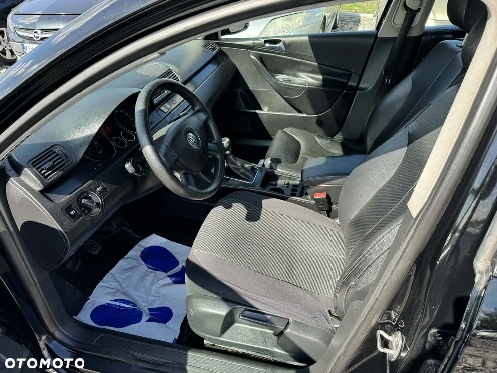Volkswagen Passat 1.9 TDI Highline - 11
