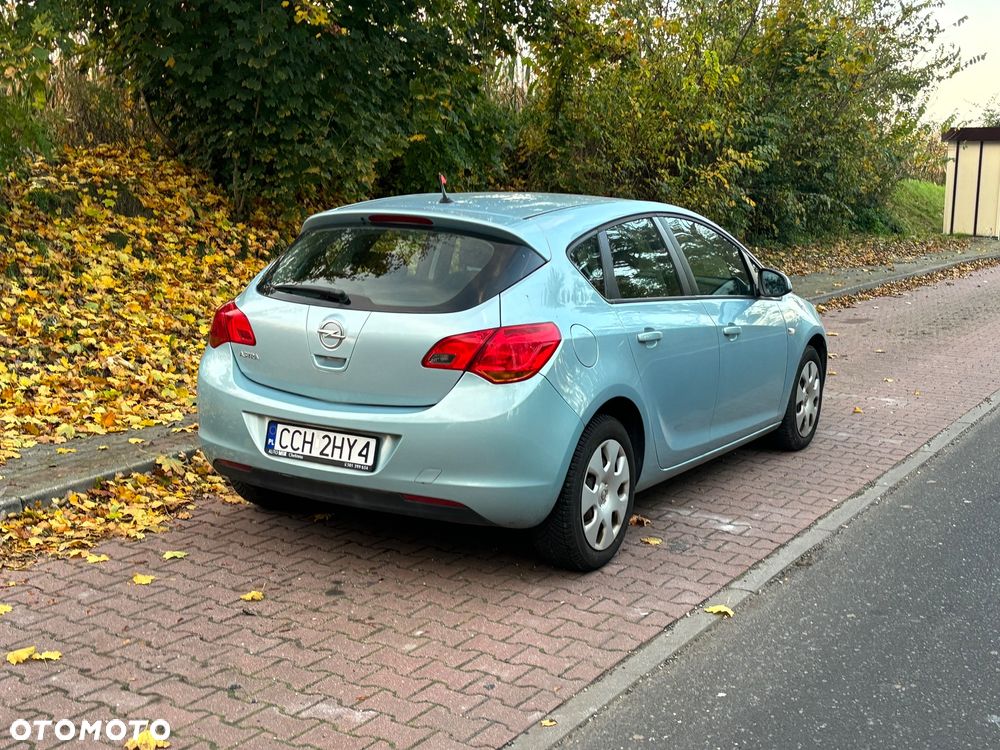 Opel Astra 1.6 Design Edition - 3