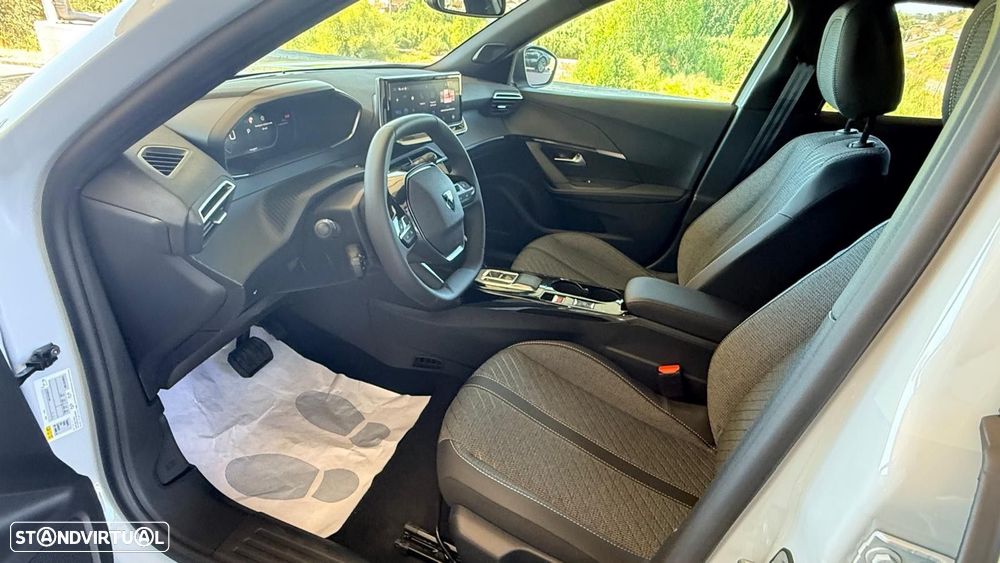 Peugeot e-2008 54 kWh Allure - 5