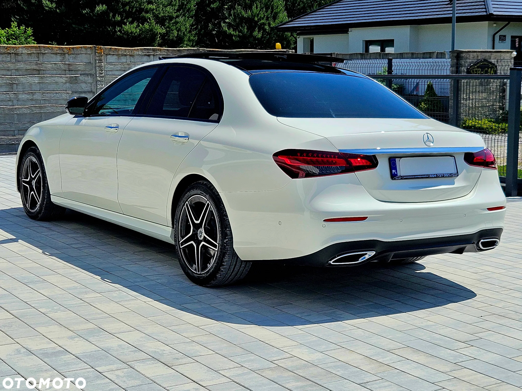 Mercedes-Benz Klasa E 220 d 4-Matic 9G-TRONIC - 40