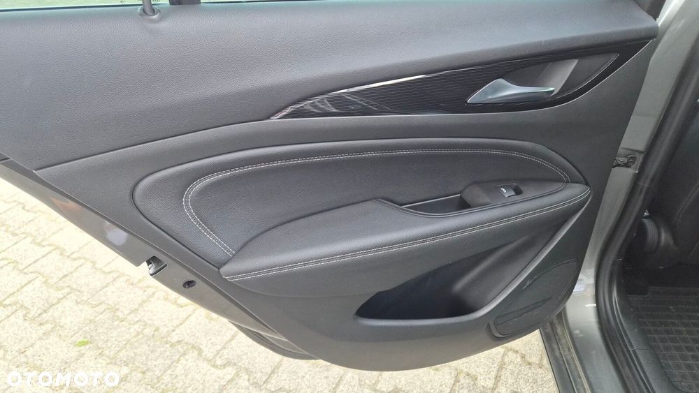 Opel Insignia - 14